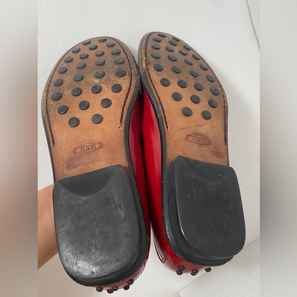 TOD'S Pre-Owned Women's Red Patent Leather Loafers Size 39.5 “as is” - Picture 7 of 7